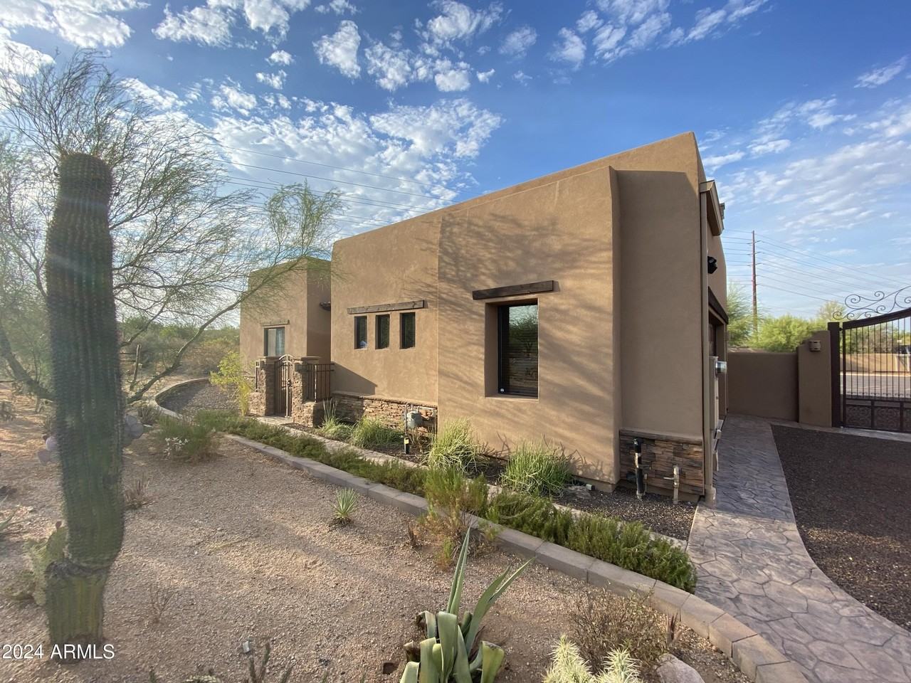 5559 E El Sendero Dr - Photo 2 of 37