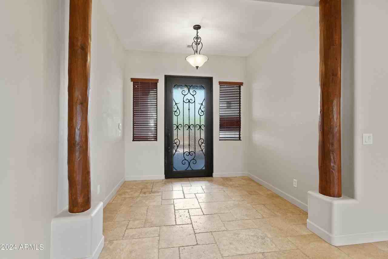 5559 E El Sendero Dr - Photo 4 of 37