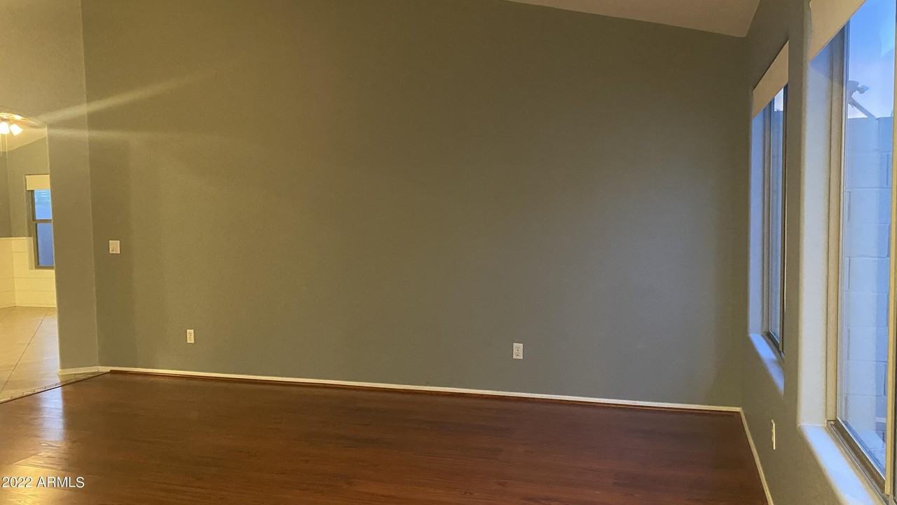 2610 N 107th Dr - Photo 3 of 17