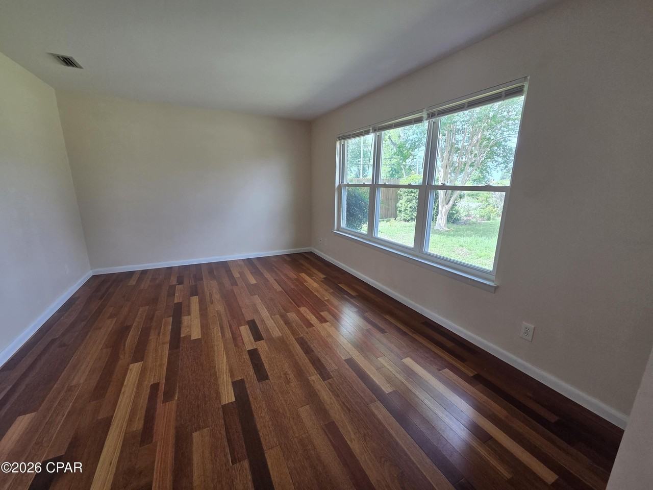 411 Shade St - Photo 3 of 29
