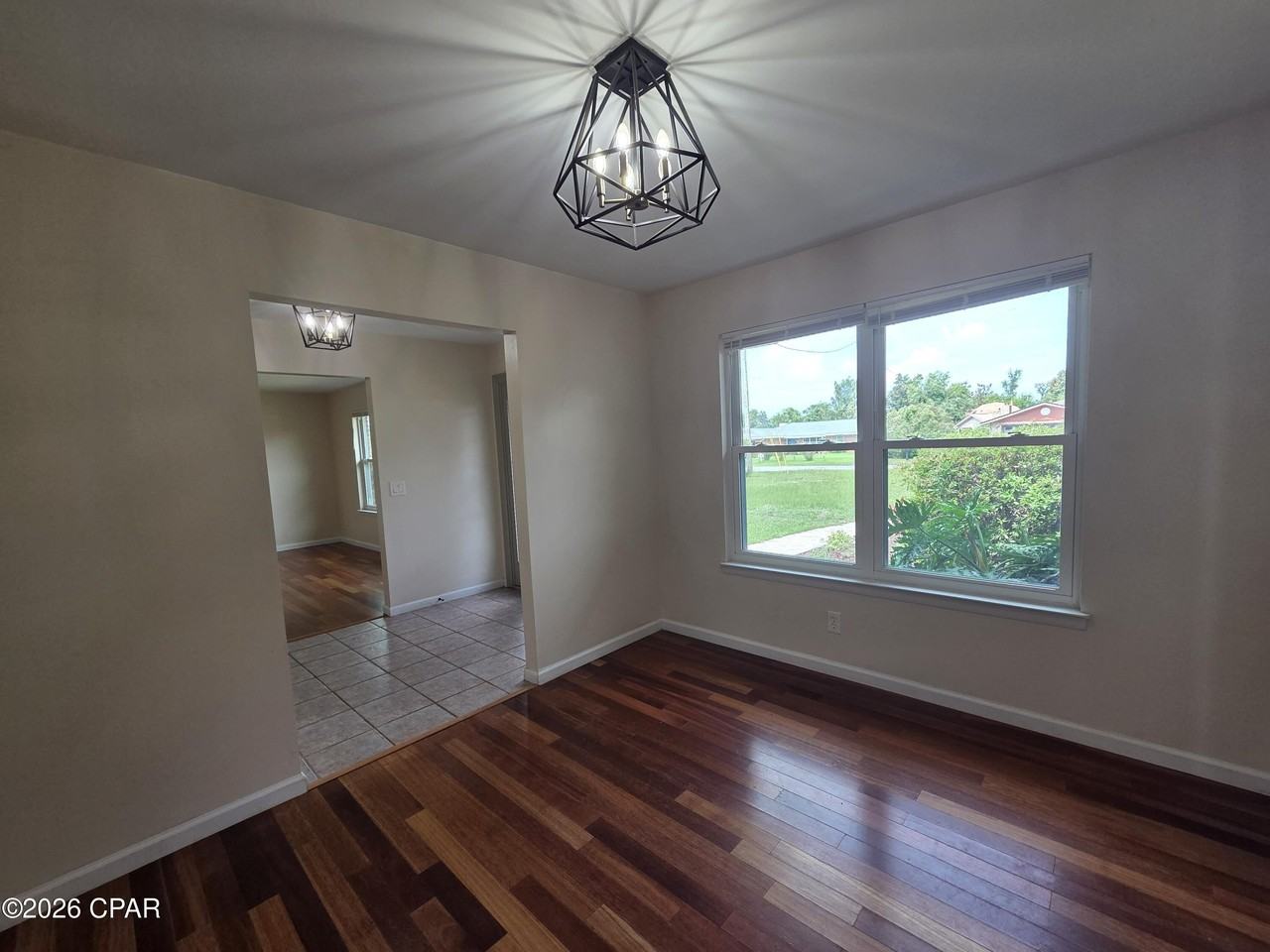 411 Shade St - Photo 6 of 29