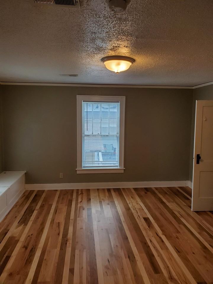 1621 FairchildApt. 2 - Loft #2LOFT - Photo 4 of 27