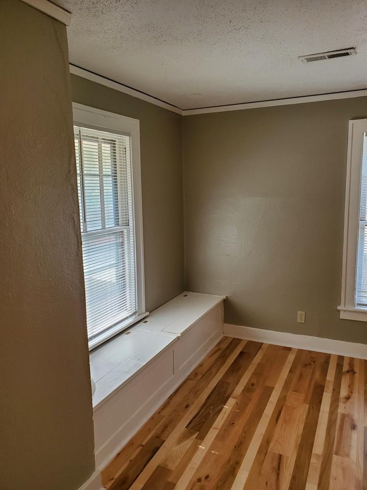 1621 FairchildApt. 2 - Loft #2LOFT - Photo 5 of 27