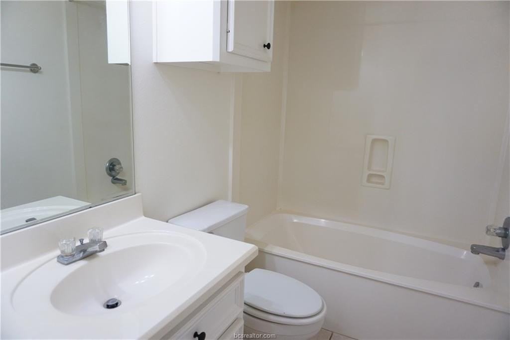 4413 Crayke Pl - Photo 3 of 9