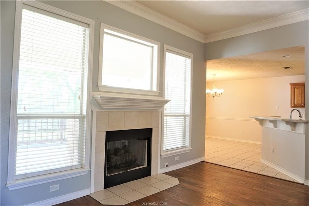 4413 Crayke Pl - Photo 4 of 9
