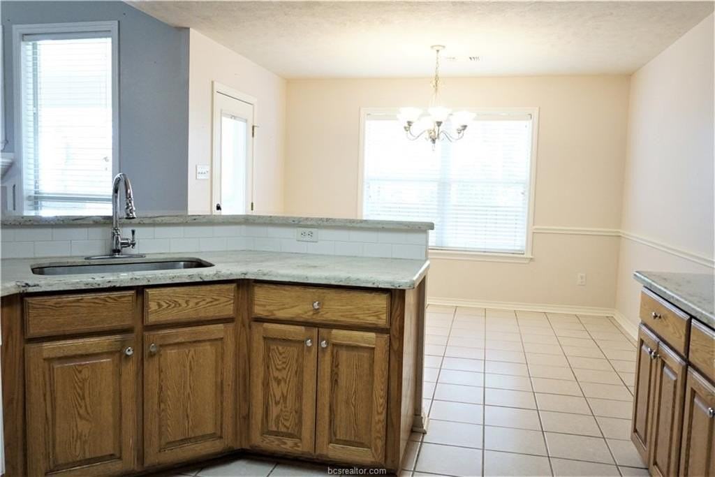 4413 Crayke Pl - Photo 7 of 9