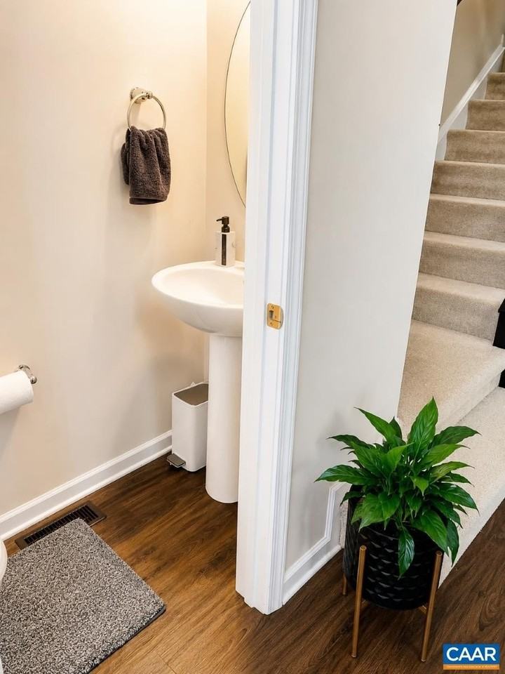 2046 Elm Tree Ct - Photo 2 of 20