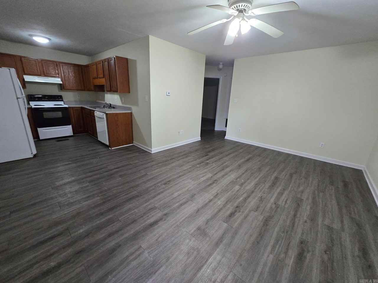 320 Elmo St Unit 1 - Photo 3 of 6