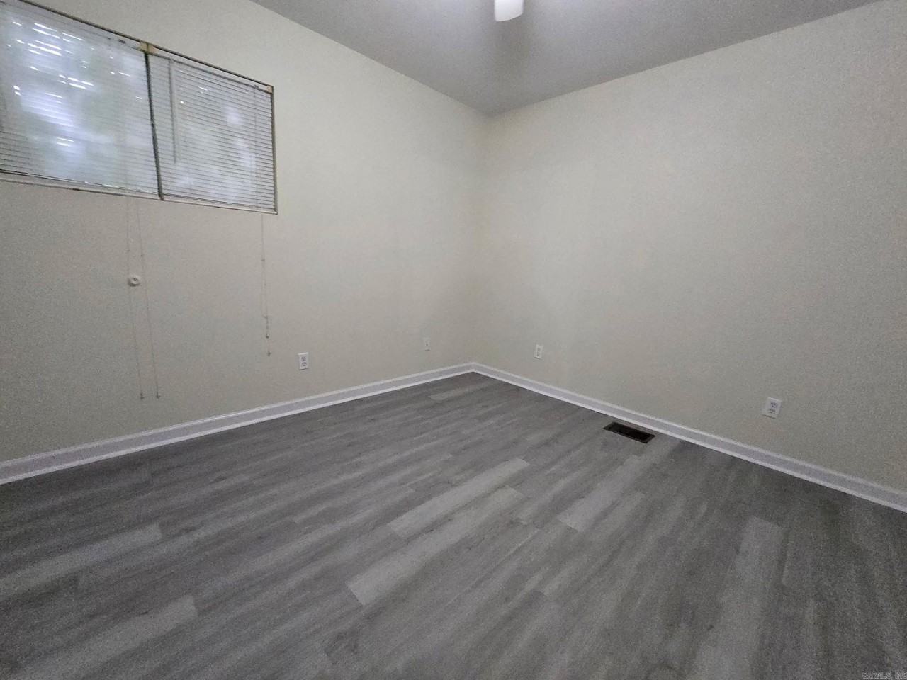 320 Elmo St Unit 1 - Photo 5 of 6