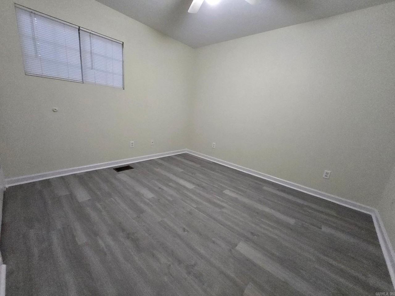 320 Elmo St Unit 1 - Photo 6 of 6