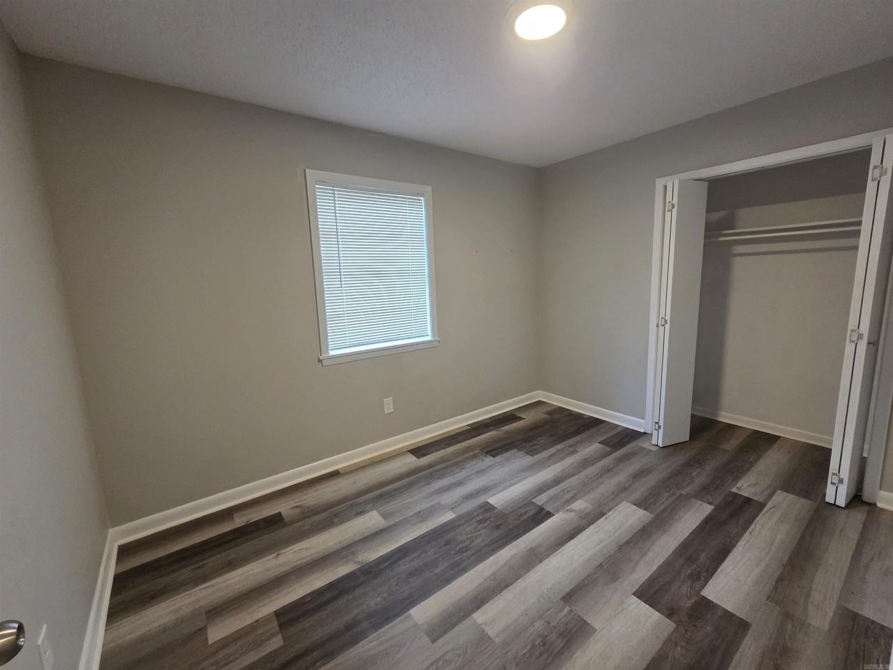 1702 Glenda Ln - Photo 6 of 12