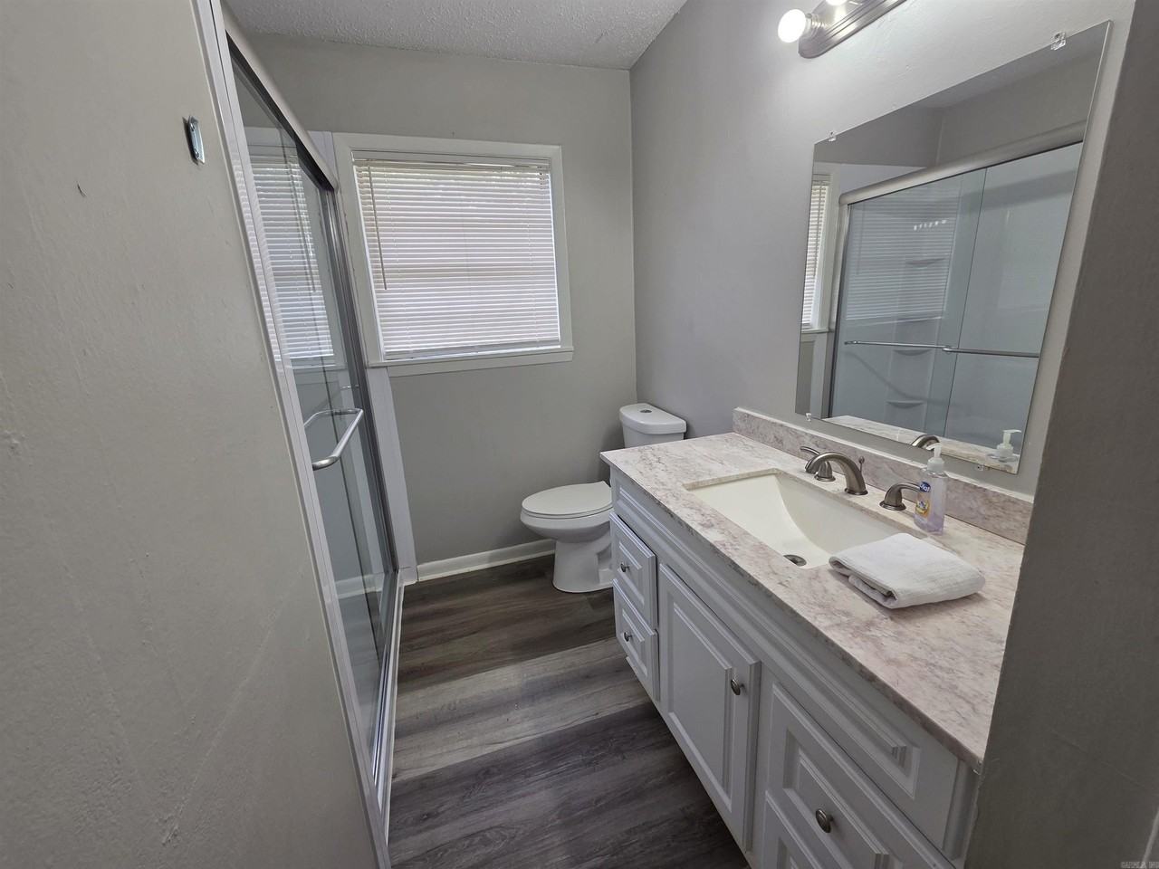 1702 Glenda Ln - Photo 7 of 12