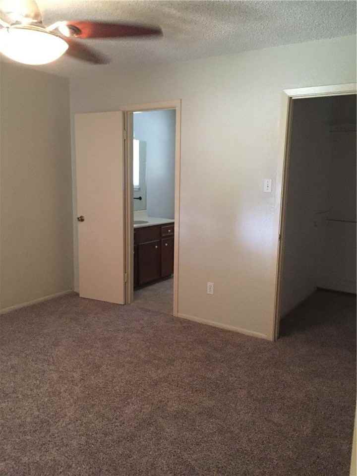 2317 Vialoux Dr - Photo 4 of 10