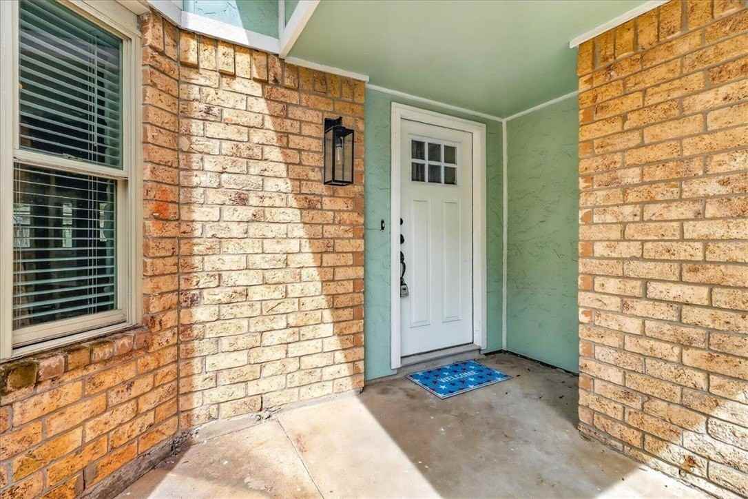 11613 Cripple Creek Dr - Photo 2 of 34