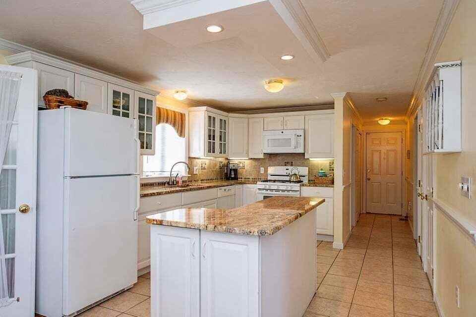 28 Quashnet Woods Dr - Photo 3 of 31
