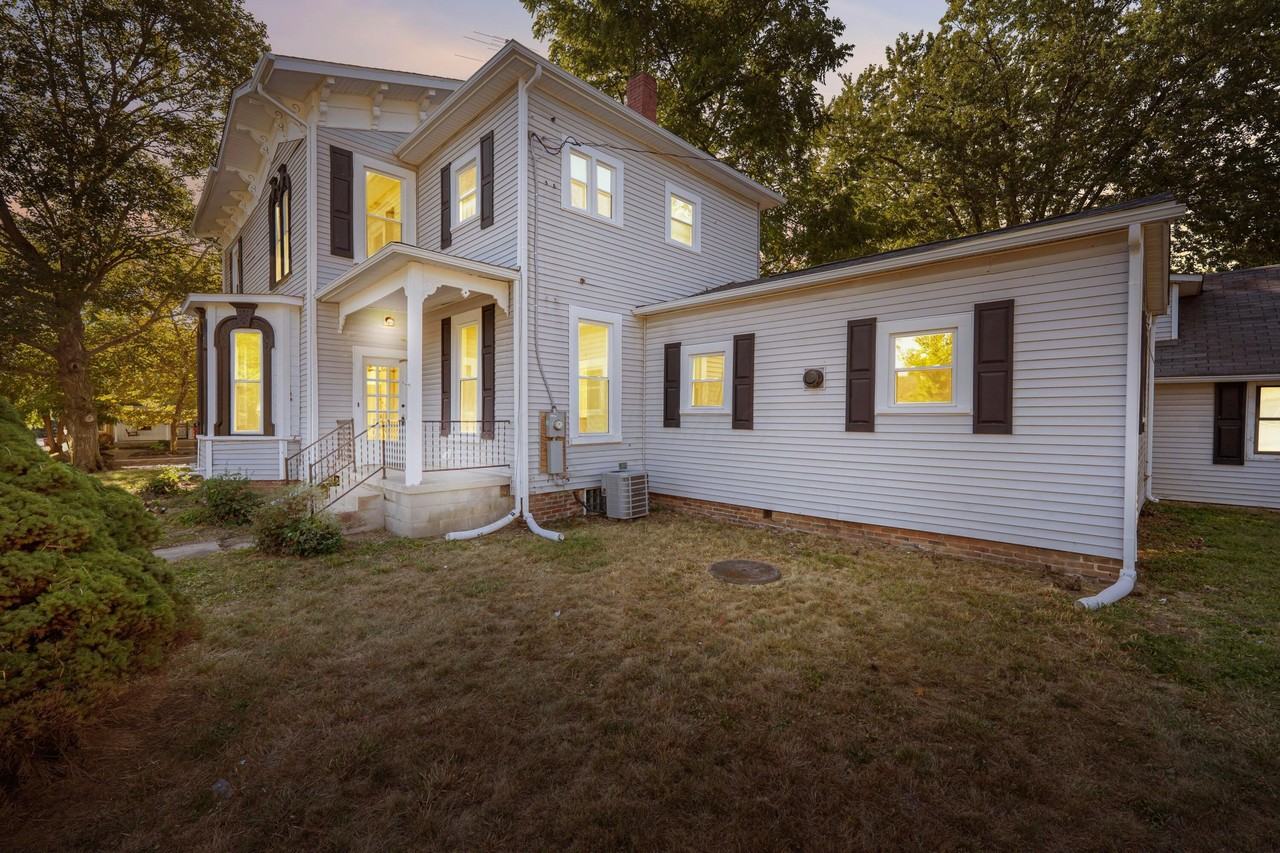 150 N Oak St - Photo 2 of 47
