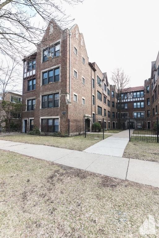 2619 W Berwyn Ave #2617-3B - Photo 2 of 11