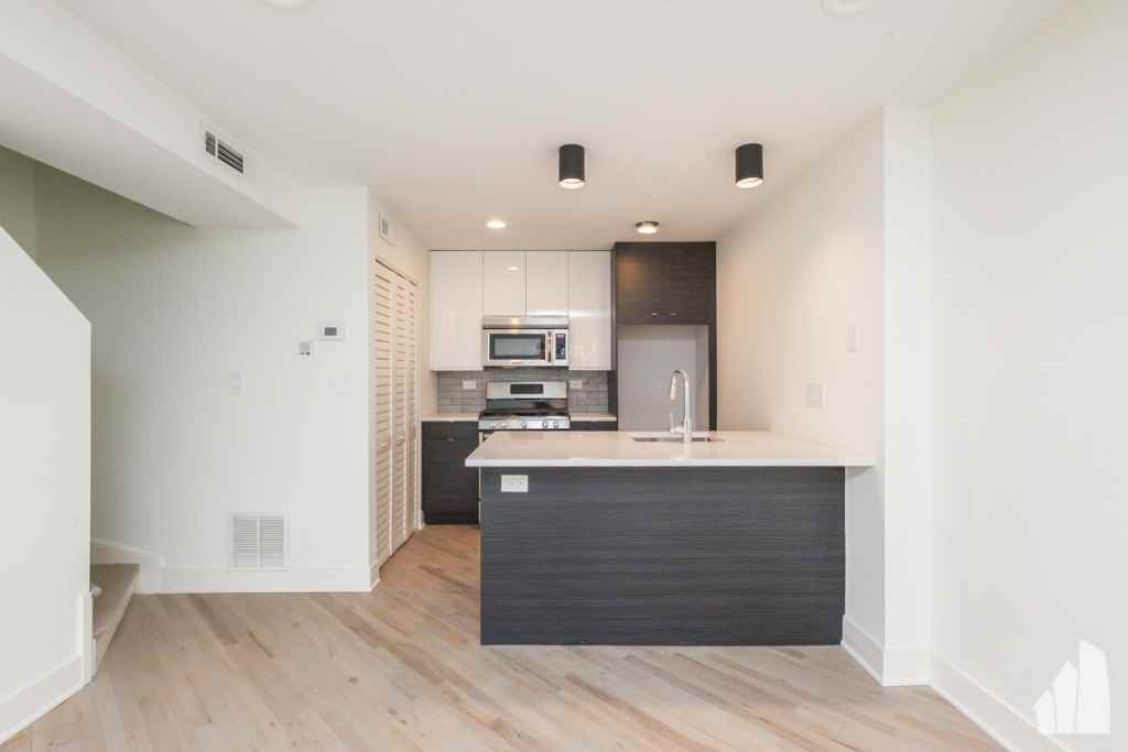 944 W Grace St #954C102 - Photo 4 of 18