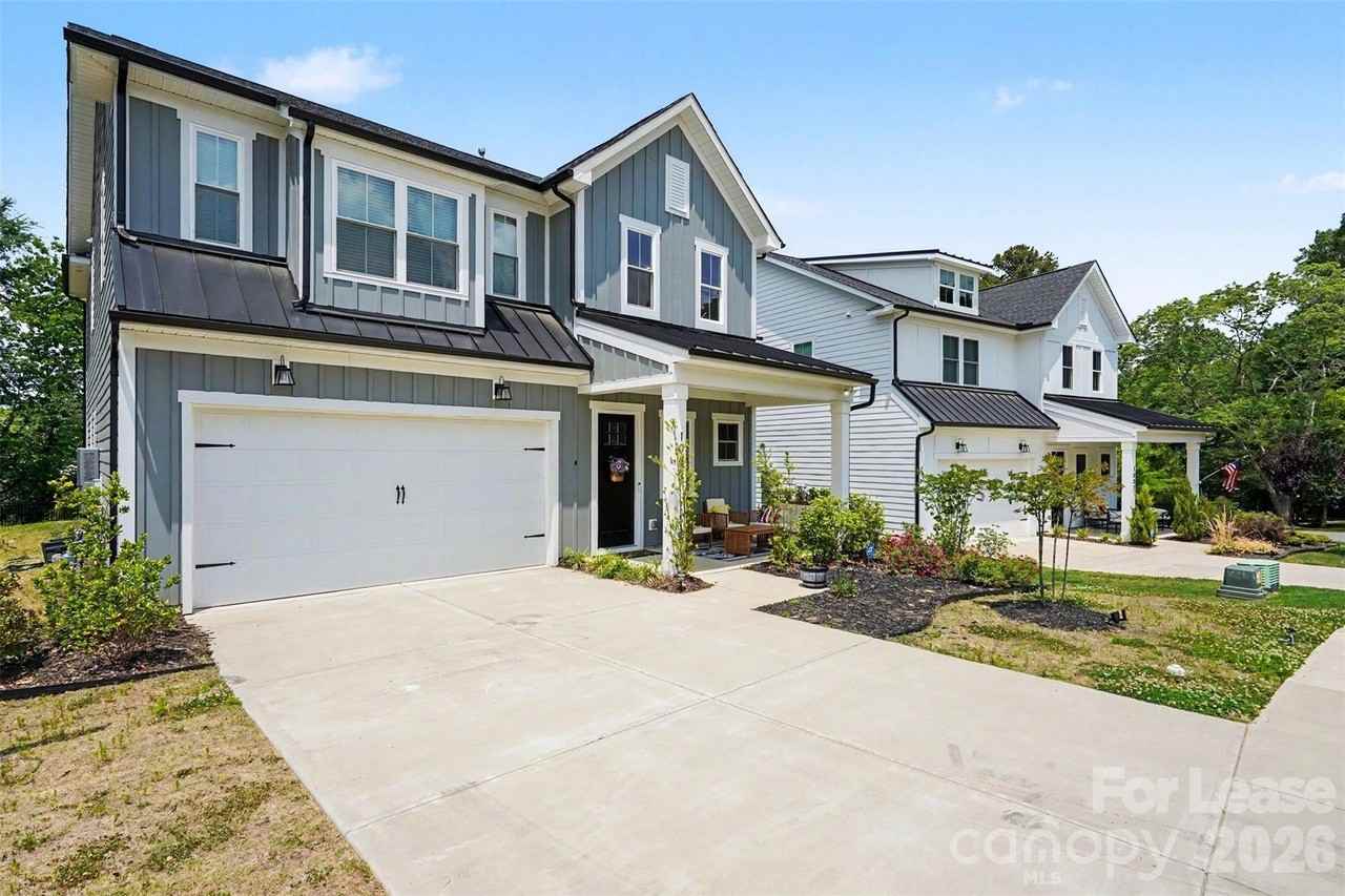 1006 Parkes St - Photo 2 of 25