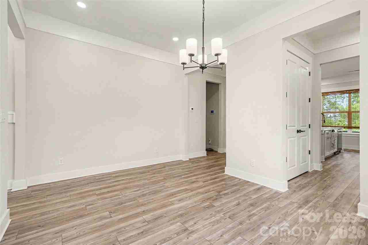 1006 Parkes St - Photo 6 of 25