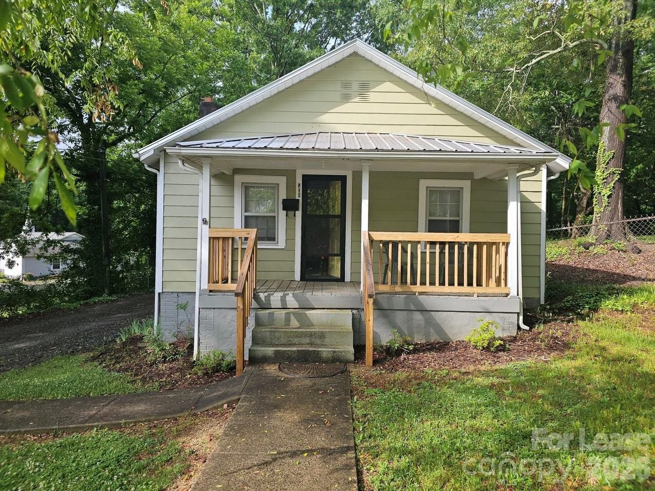 508 S Laurel St - Photo 2 of 20