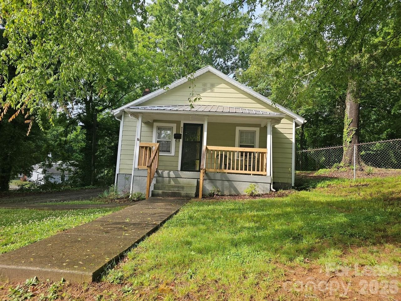 508 S Laurel St - Photo 3 of 20