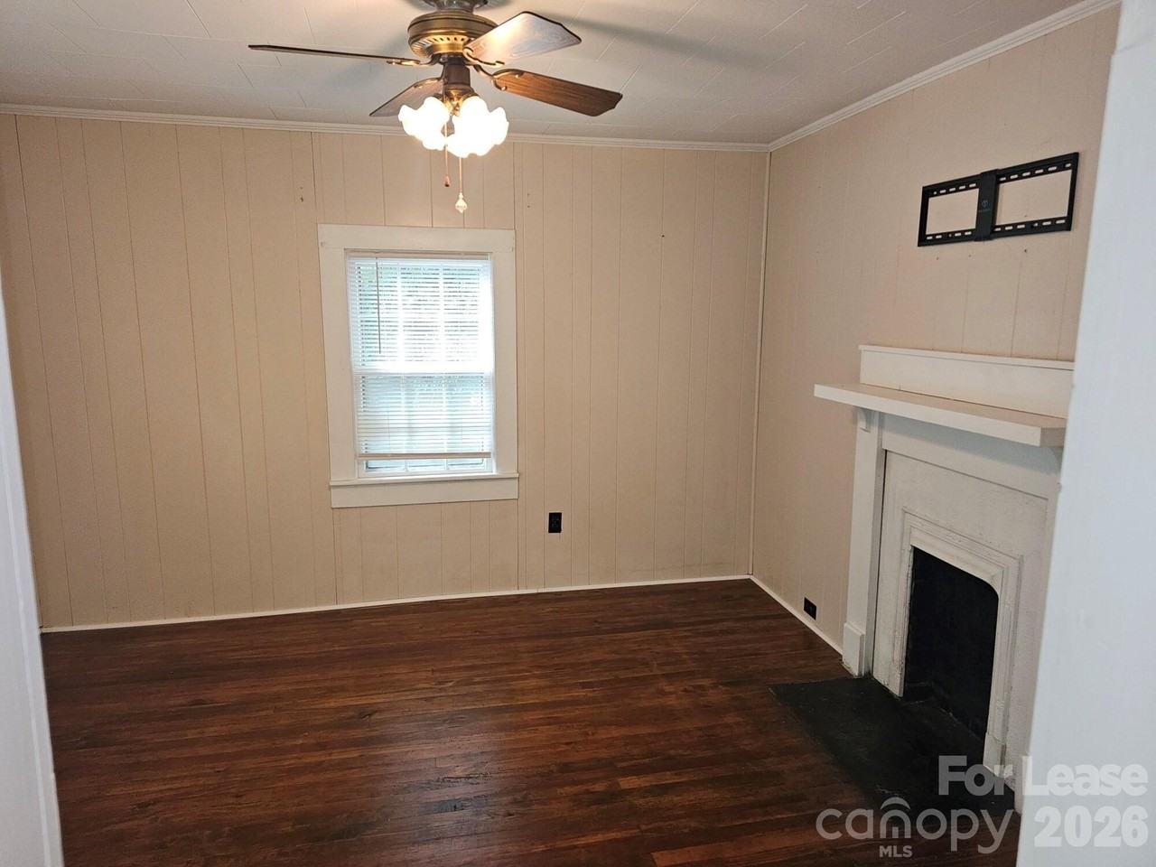 508 S Laurel St - Photo 5 of 20