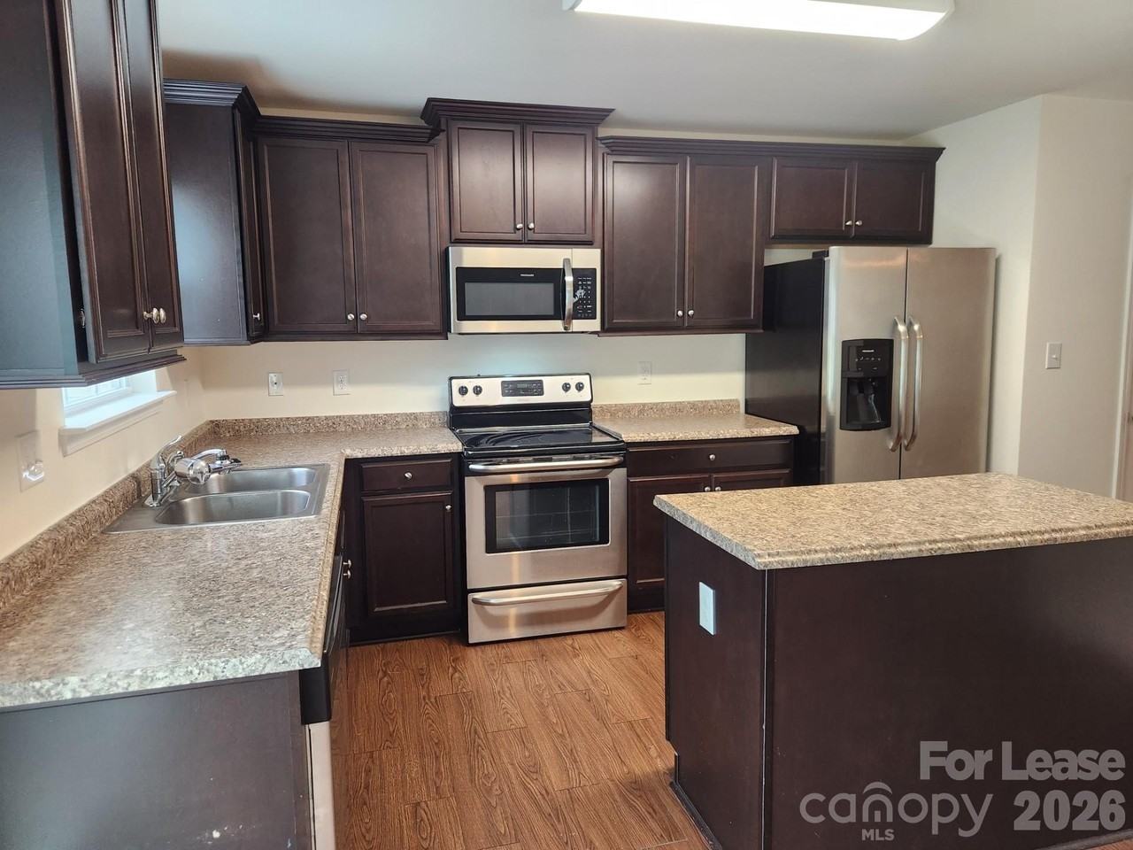 1415 Kent Downs Ave Sw - Photo 3 of 24