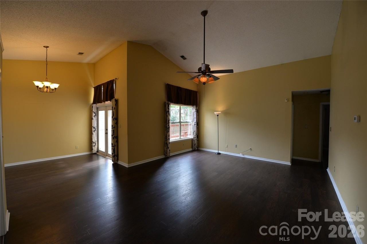 10216 Conistan Pl - Photo 3 of 21