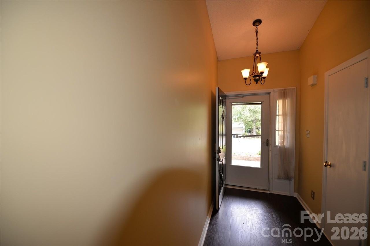 10216 Conistan Pl - Photo 4 of 21
