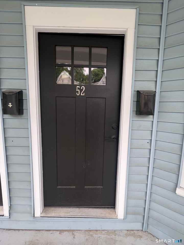 52 Admiral St - Photo 2 of 29