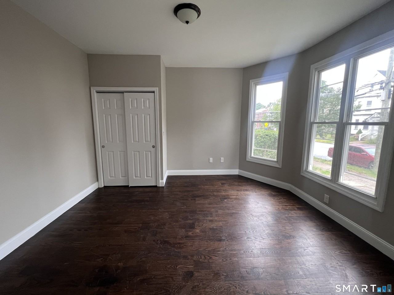 52 Admiral St - Photo 4 of 29