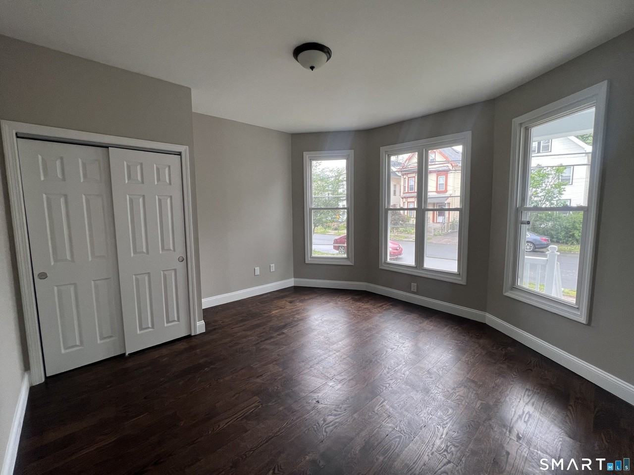 52 Admiral St - Photo 5 of 29