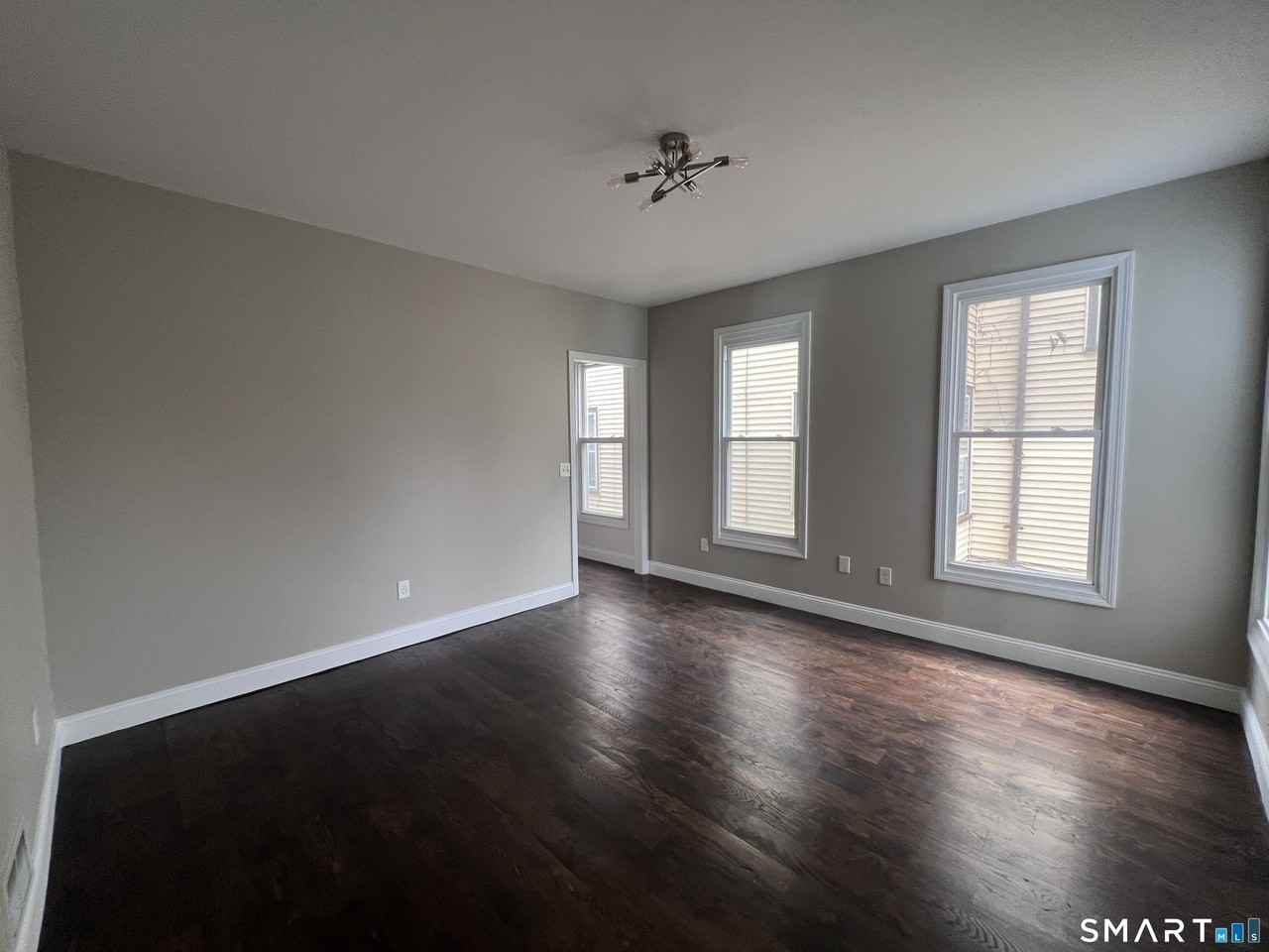52 Admiral St - Photo 6 of 29