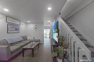 featured image of 654 Longbrook Ave #654