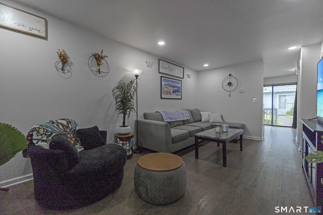 654 Longbrook Ave #654 - Photo 2 of 8