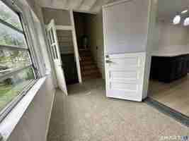 featured image of 332 Robbins St