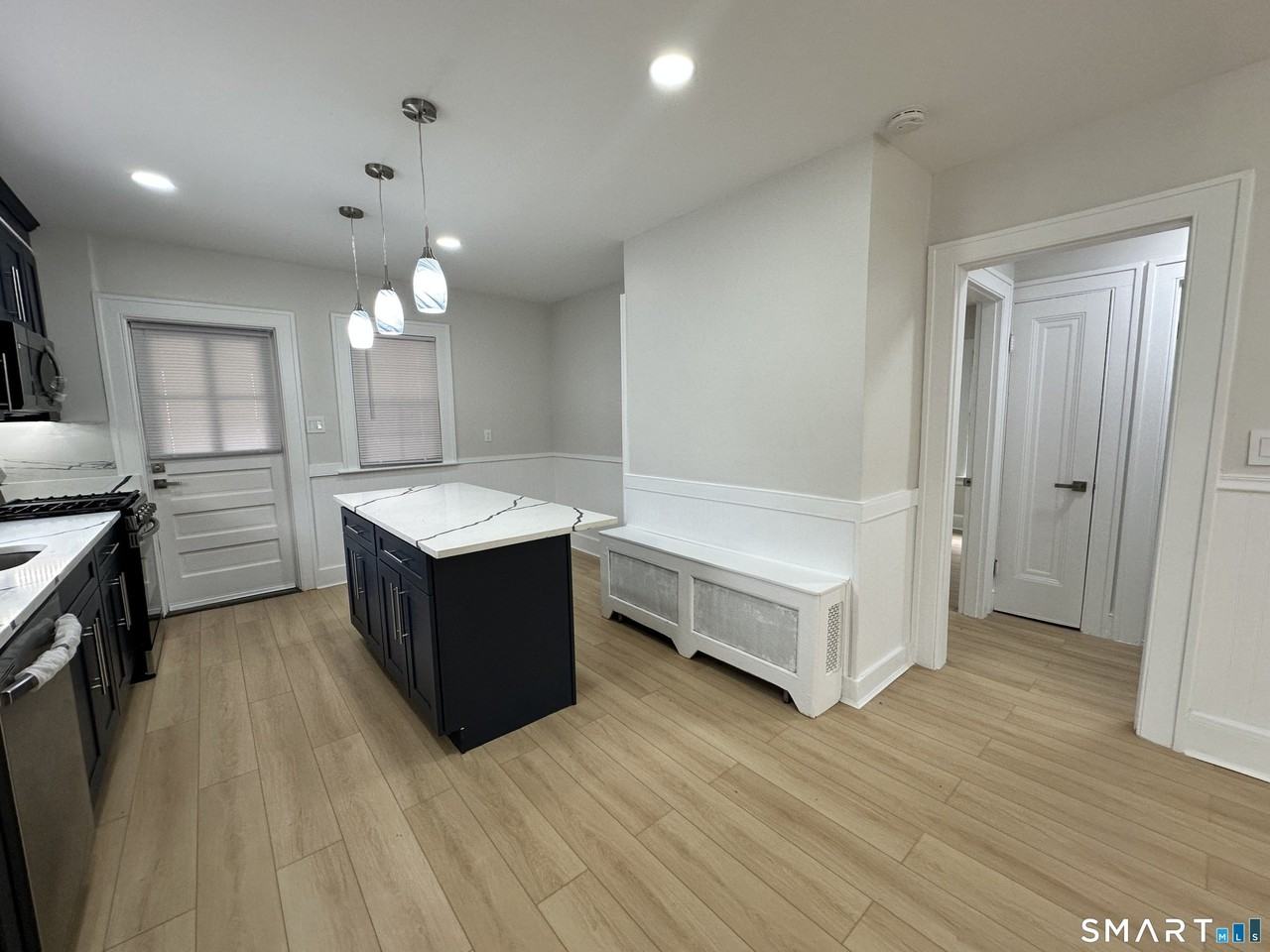 332 Robbins St - Photo 3 of 12