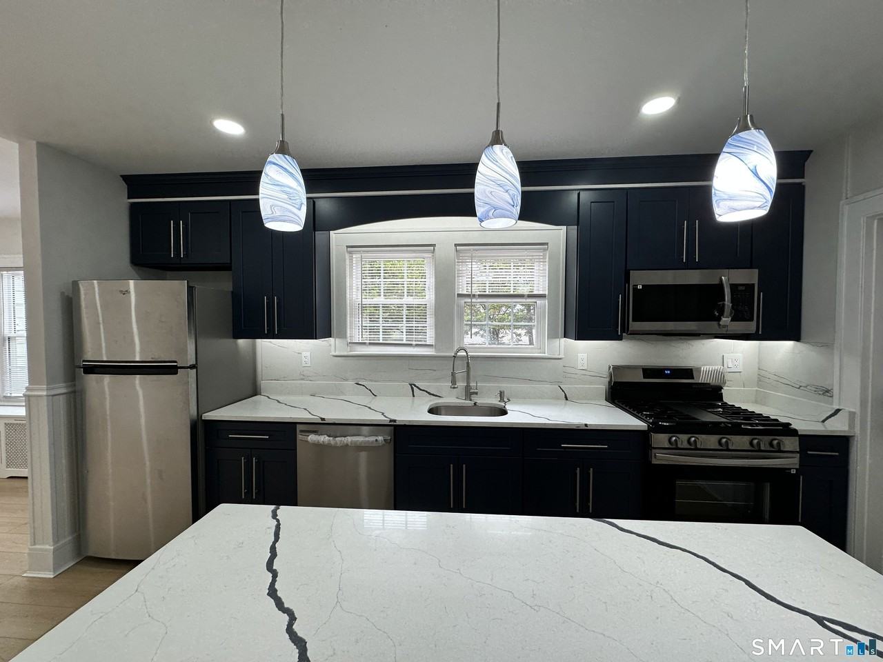 332 Robbins St - Photo 5 of 12