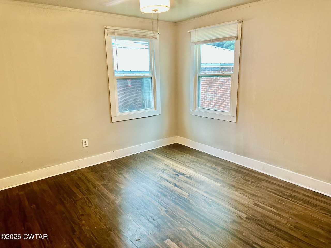 185 N 28th Ave - Photo 4 of 10