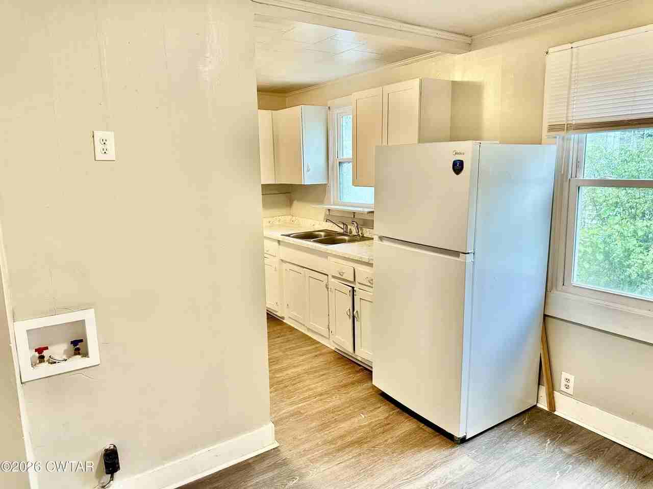 185 N 28th Ave - Photo 6 of 10