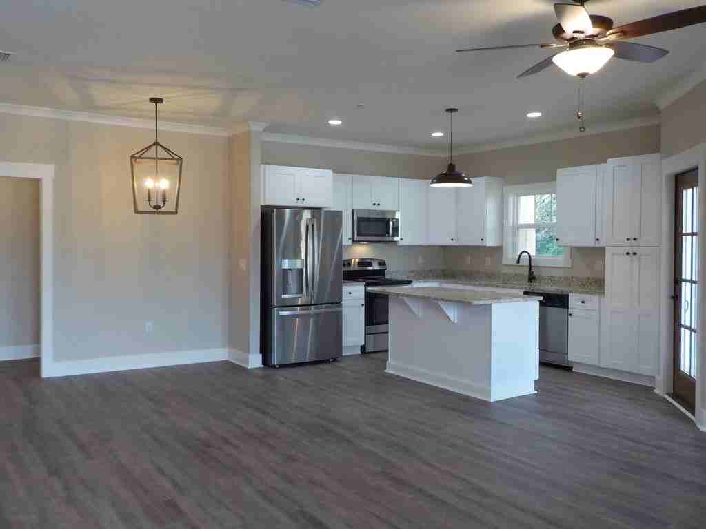 105 St Lawrence Dr - Photo 6 of 11