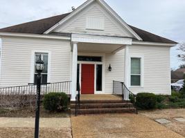 featured image of 207 W Adams St