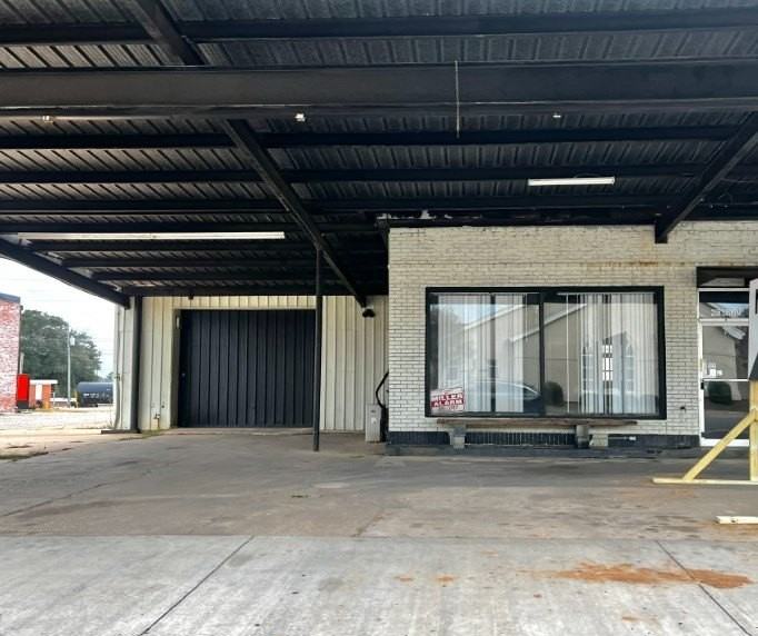 218 S Main St - Photo 5 of 14