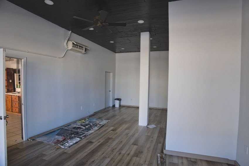 218 S Main St - Photo 6 of 14