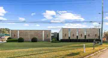 featured image of 2221 Ross Clark Cir