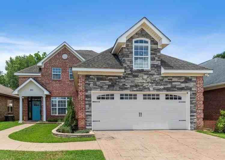 221 Veritas Dr