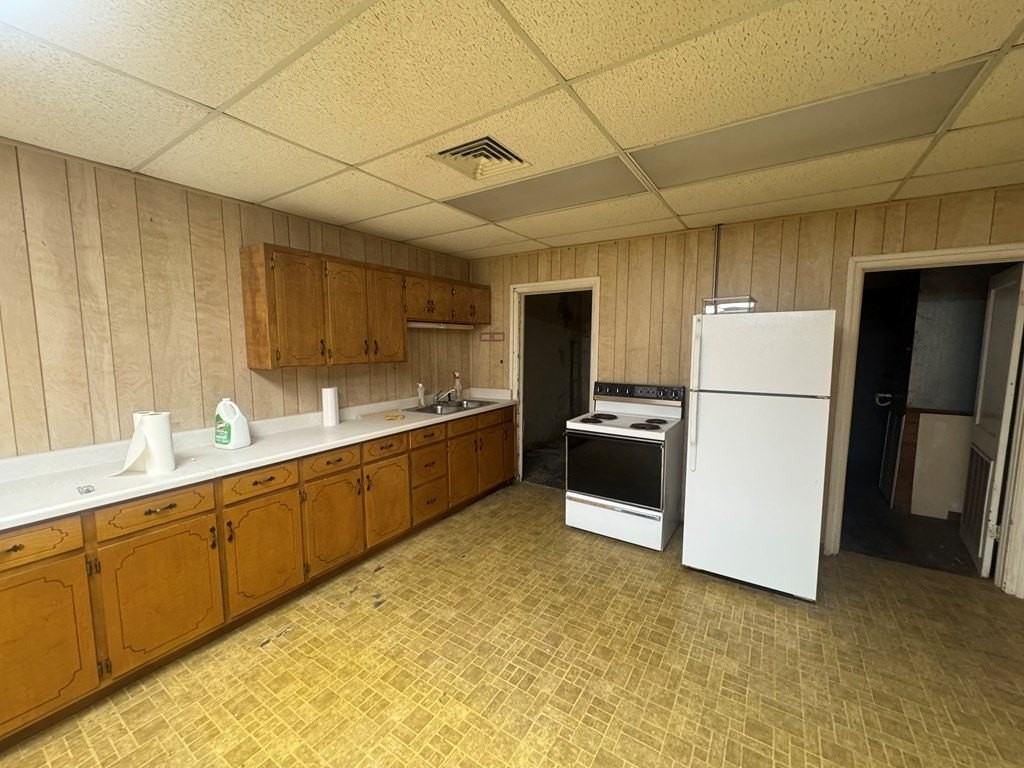 107 W Burdeshaw St - Photo 3 of 7