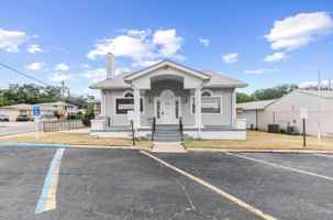 featured image of 707 W Main St