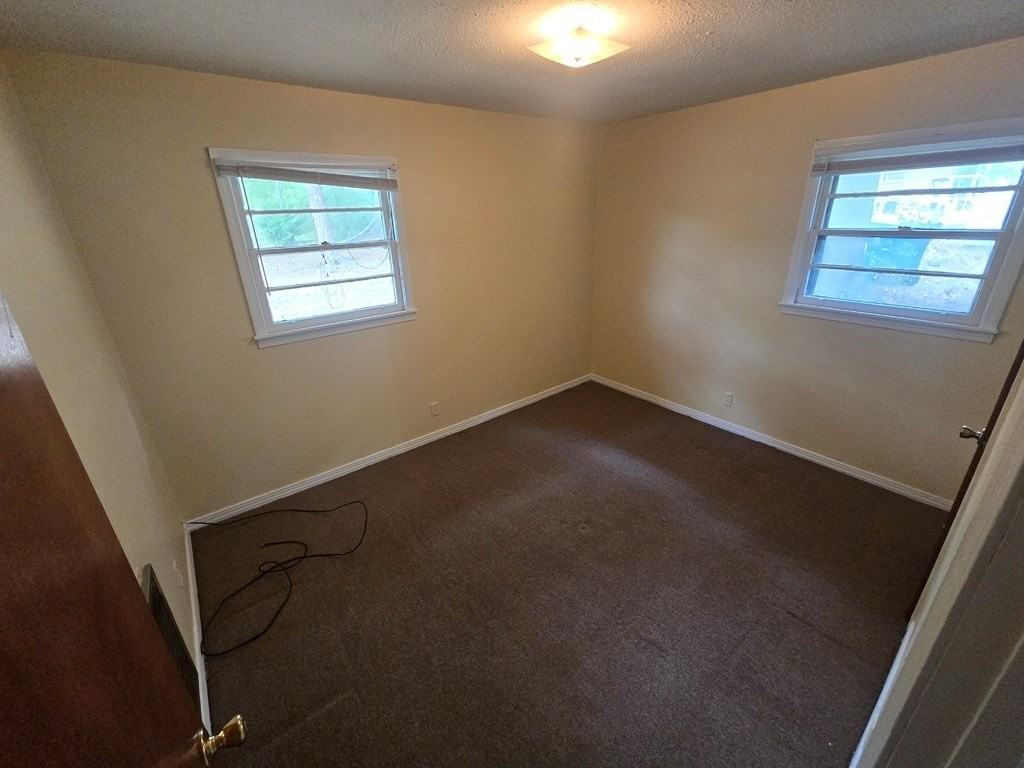 806 S Ussery St - Photo 5 of 9